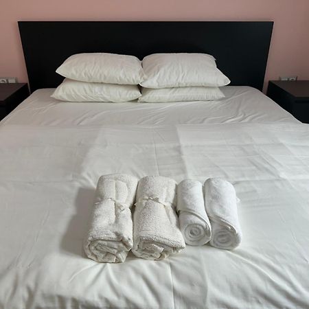 Warm And Modern Brand New Apartment 比雷埃夫斯 外观 照片